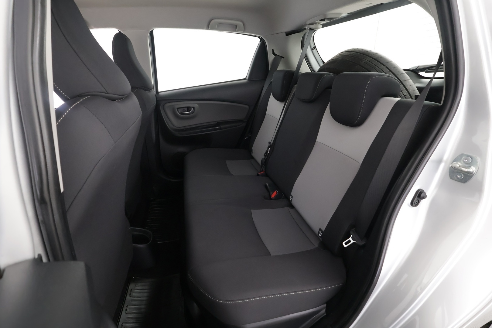 TOYOTA Yaris 2018