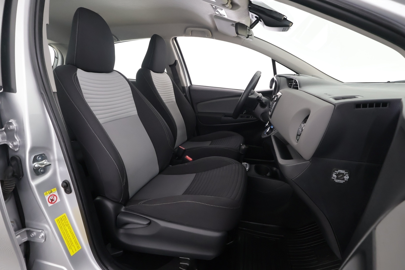 TOYOTA Yaris 2018