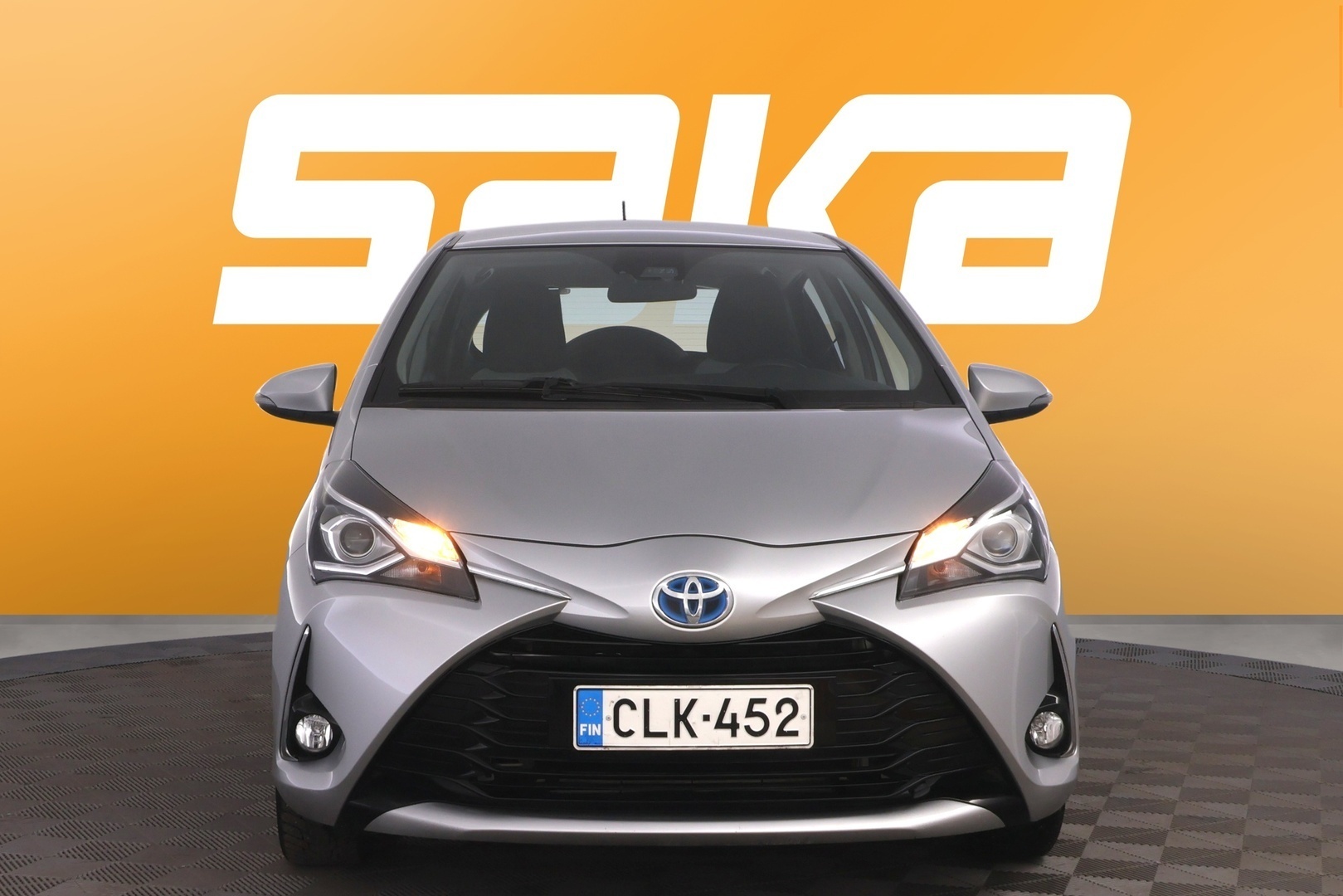 TOYOTA Yaris 2018