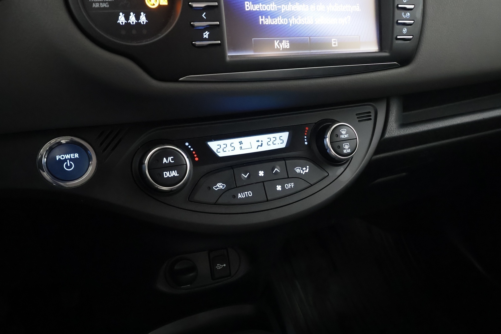 TOYOTA Yaris 2018