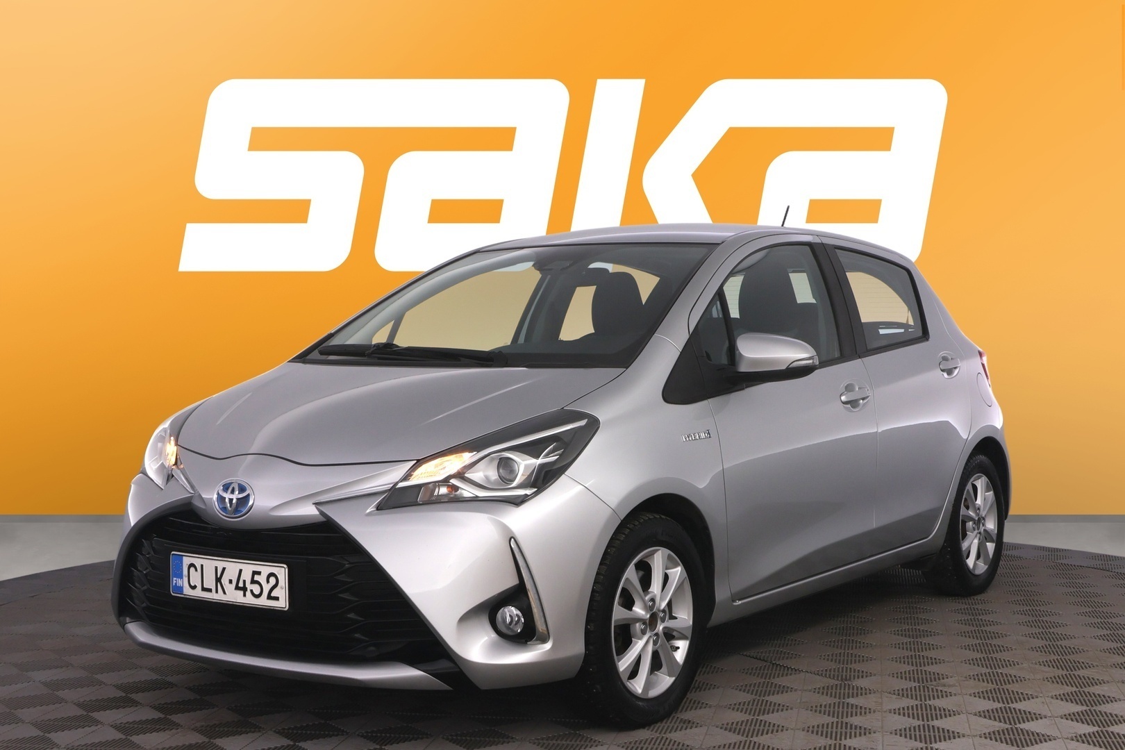 TOYOTA Yaris 2018