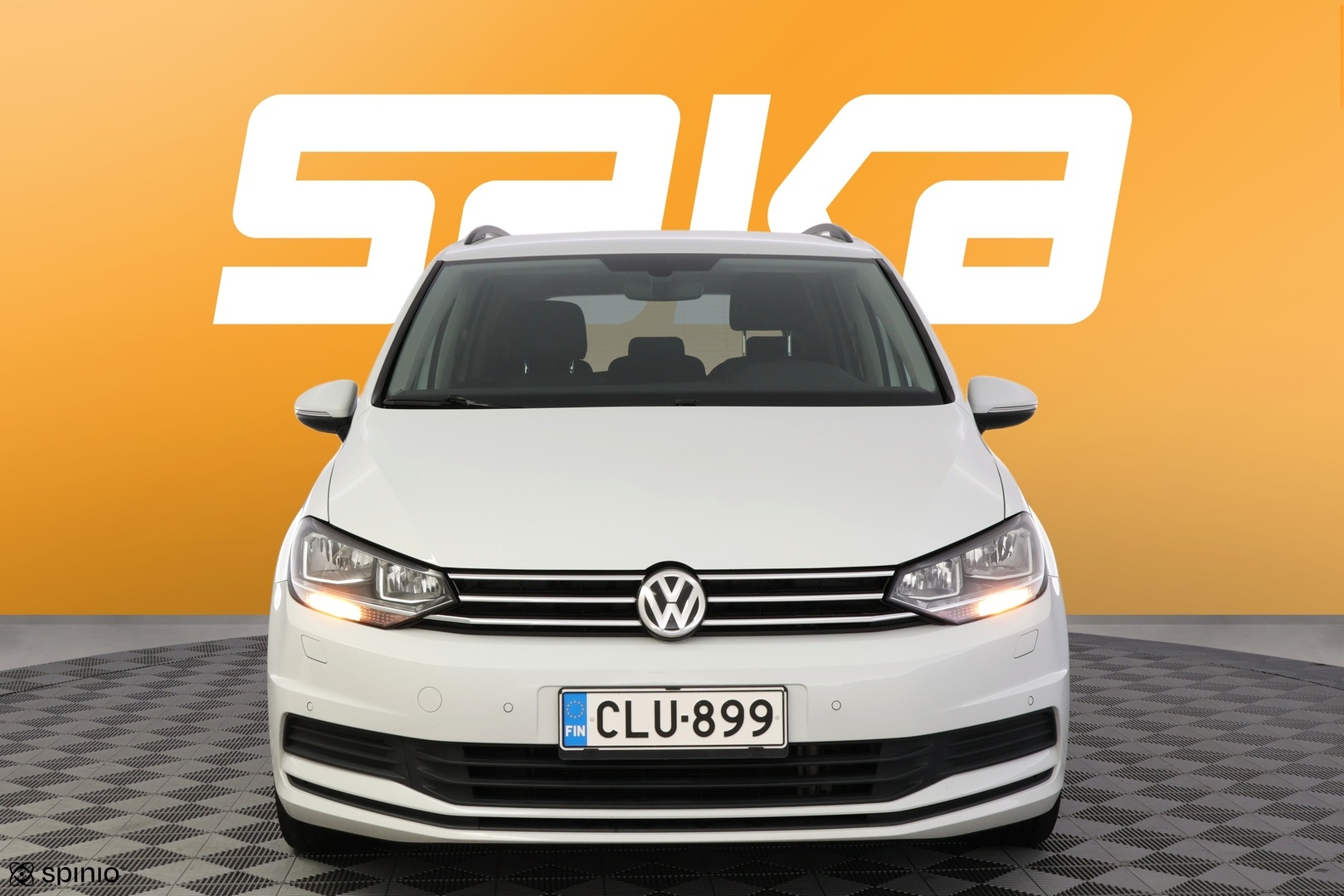 VOLKSWAGEN Touran 2016