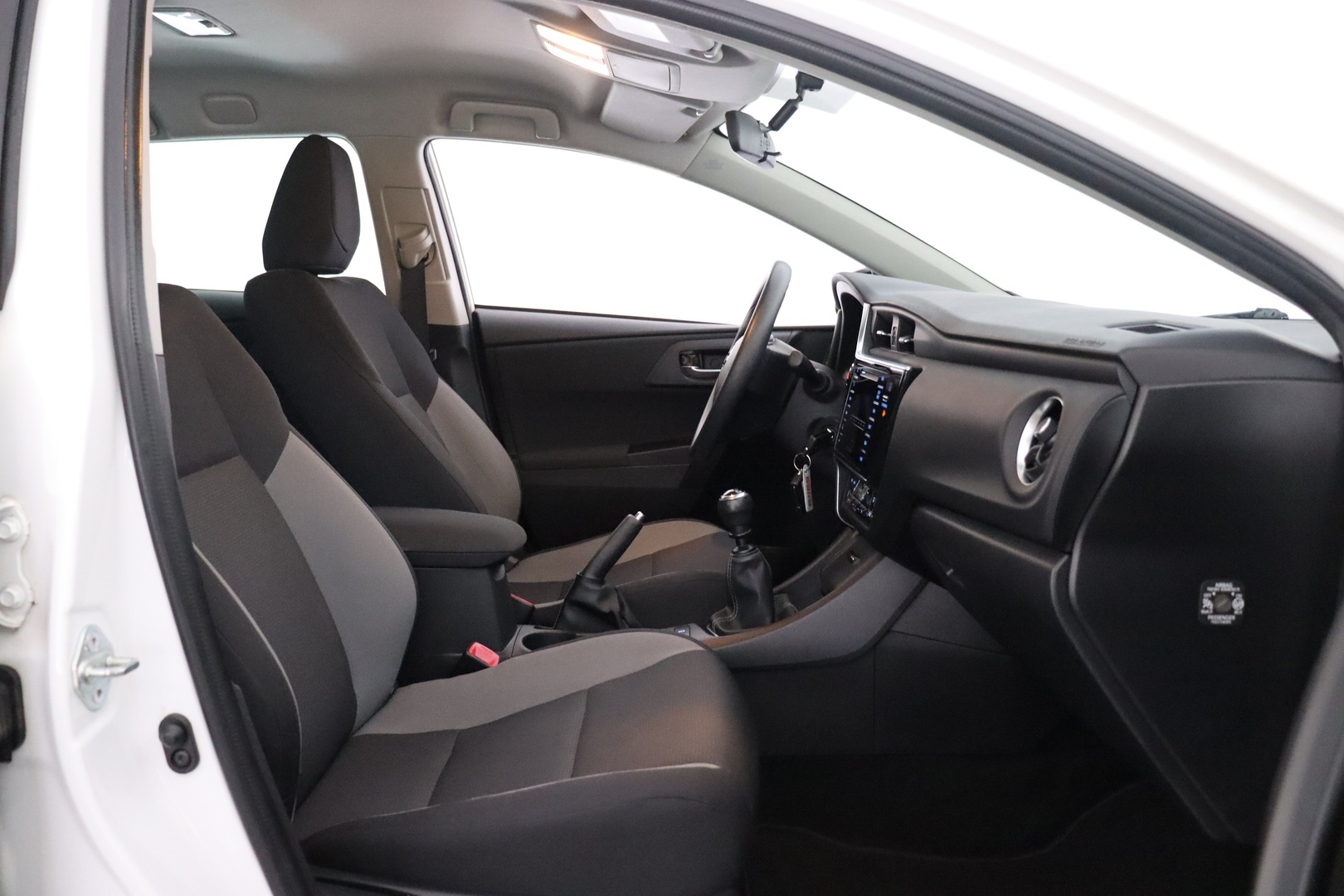 TOYOTA Auris 2016