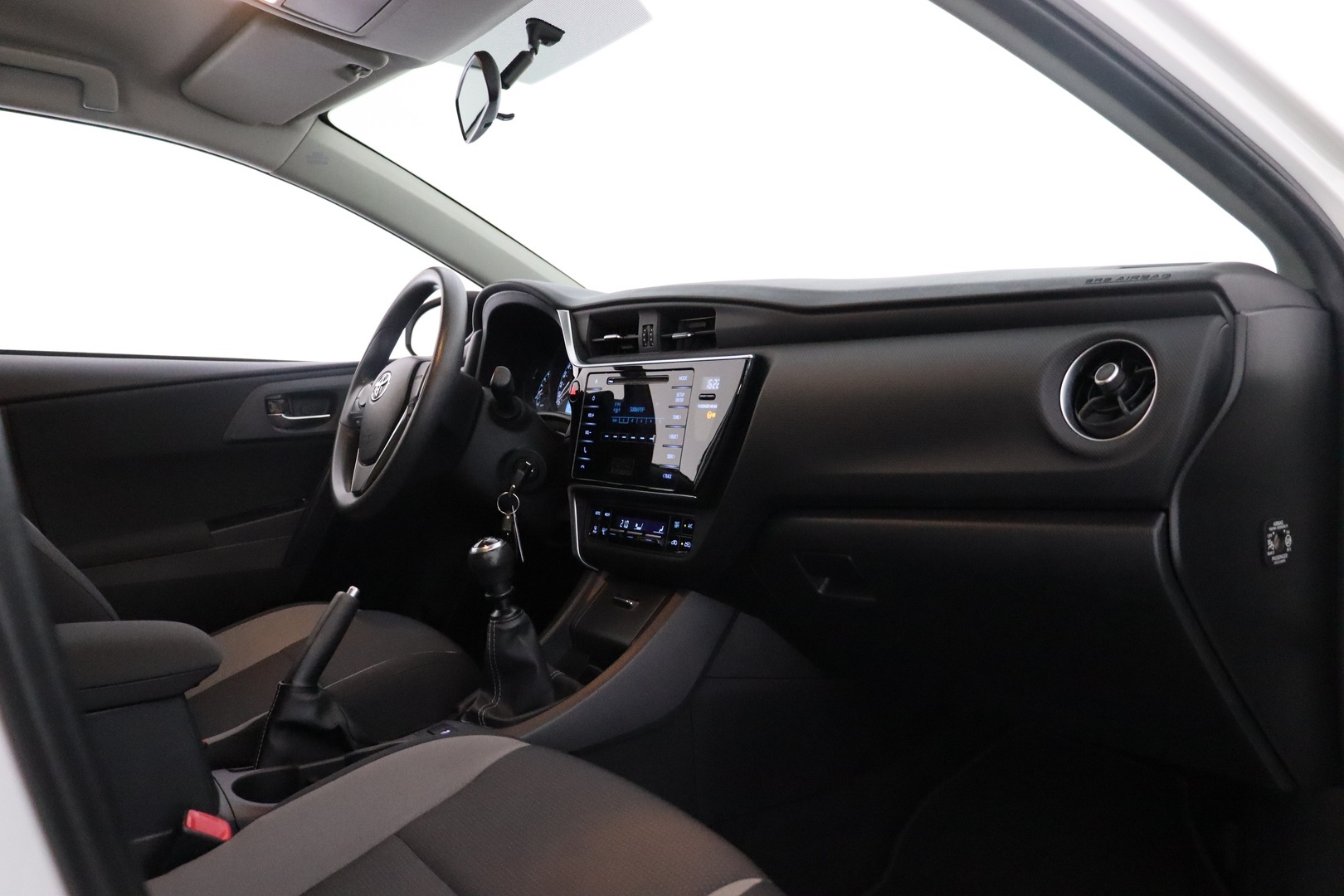 TOYOTA Auris 2016
