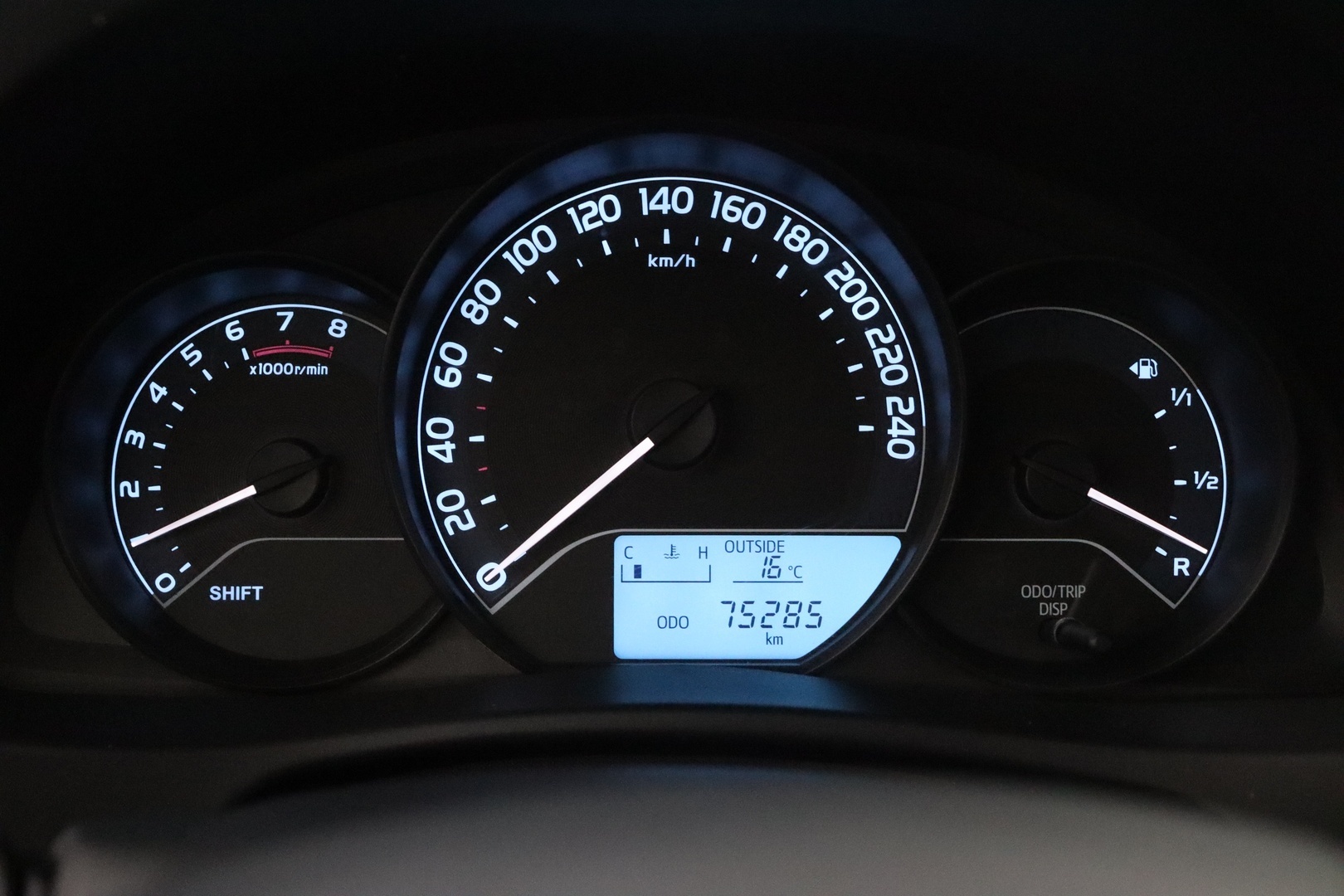 TOYOTA Auris 2016
