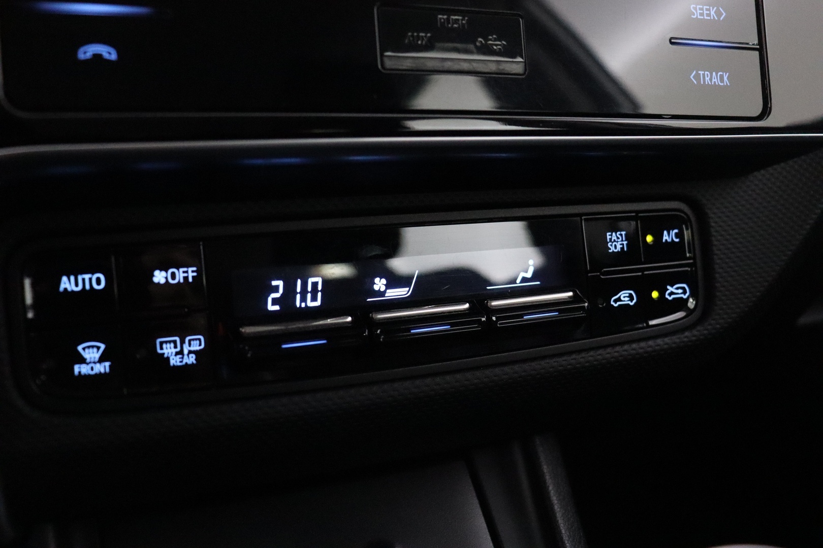 TOYOTA Auris 2016