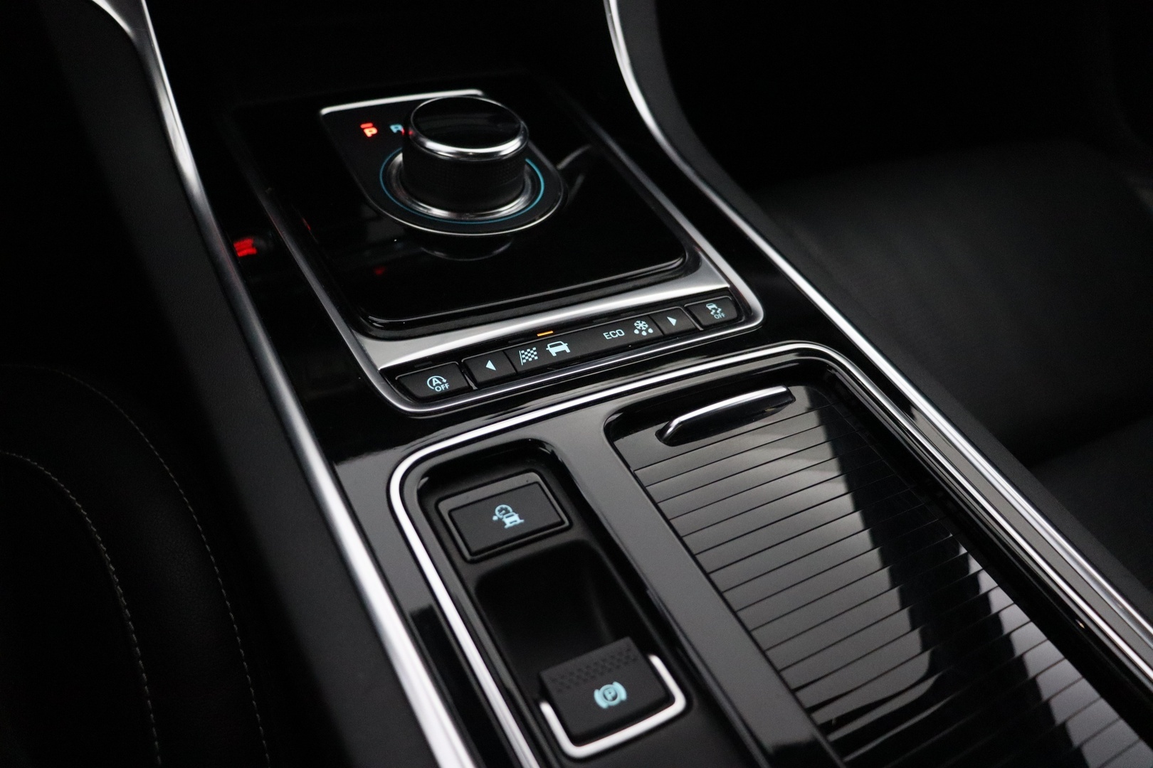 JAGUAR XF 2018
