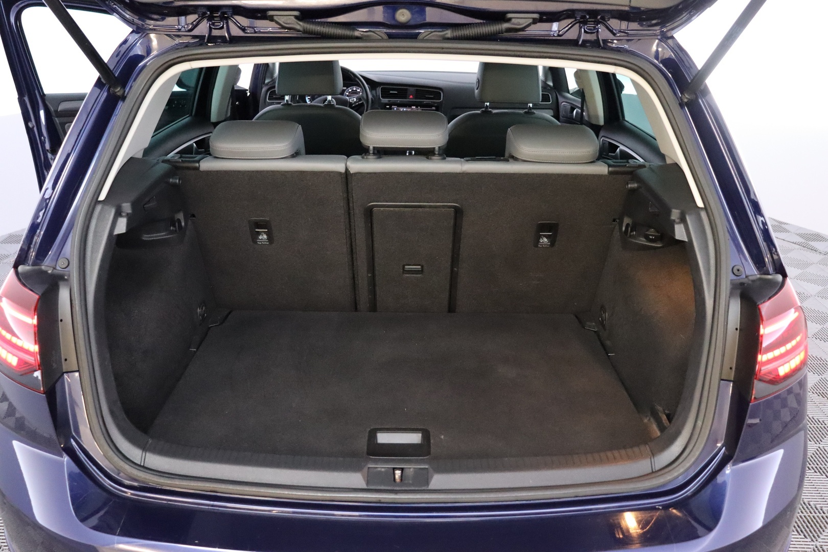 VOLKSWAGEN Golf 2018