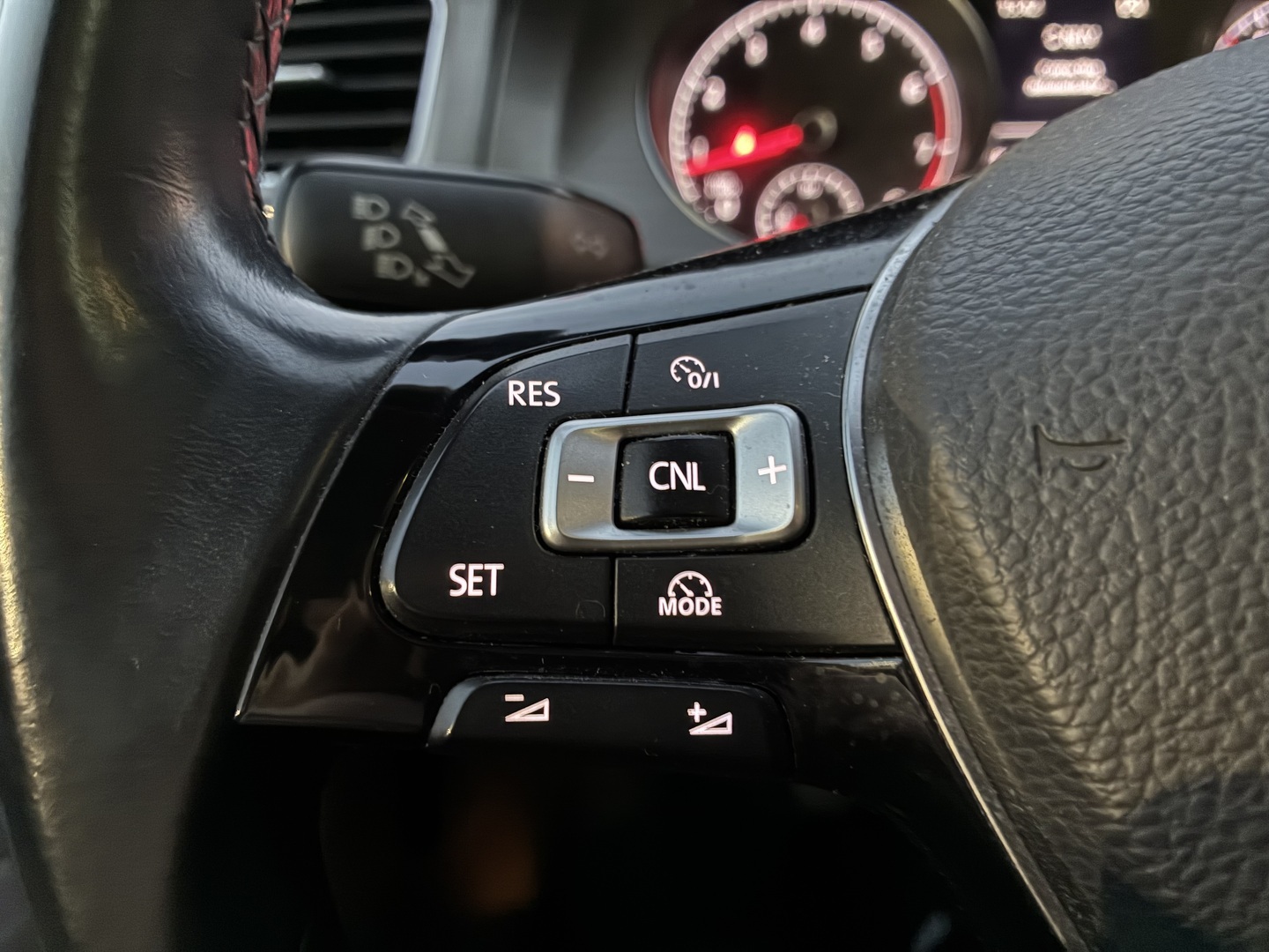 VOLKSWAGEN Golf 2013