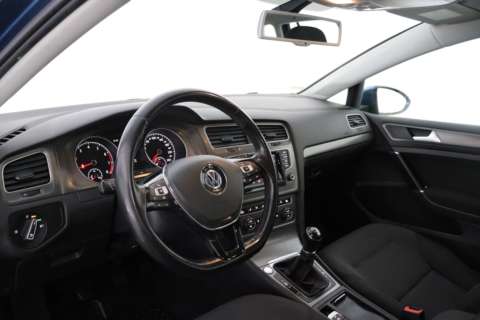VOLKSWAGEN Golf 2014