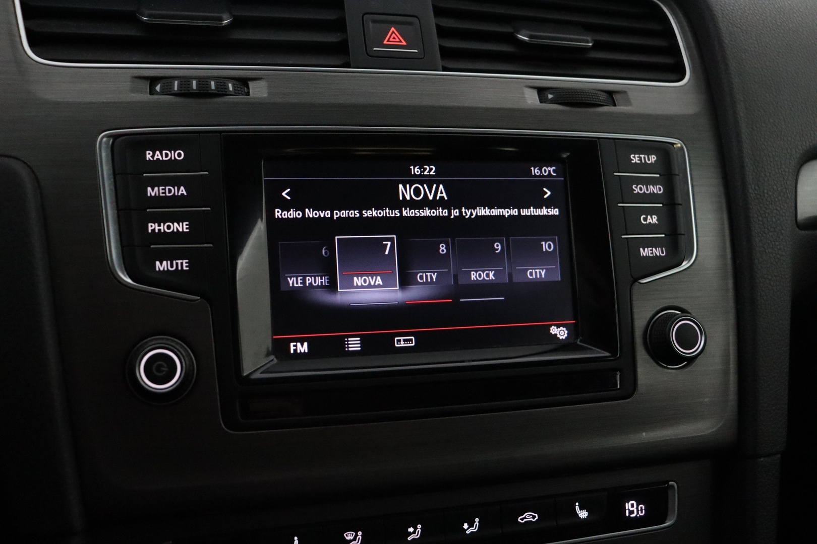 VOLKSWAGEN Golf 2014