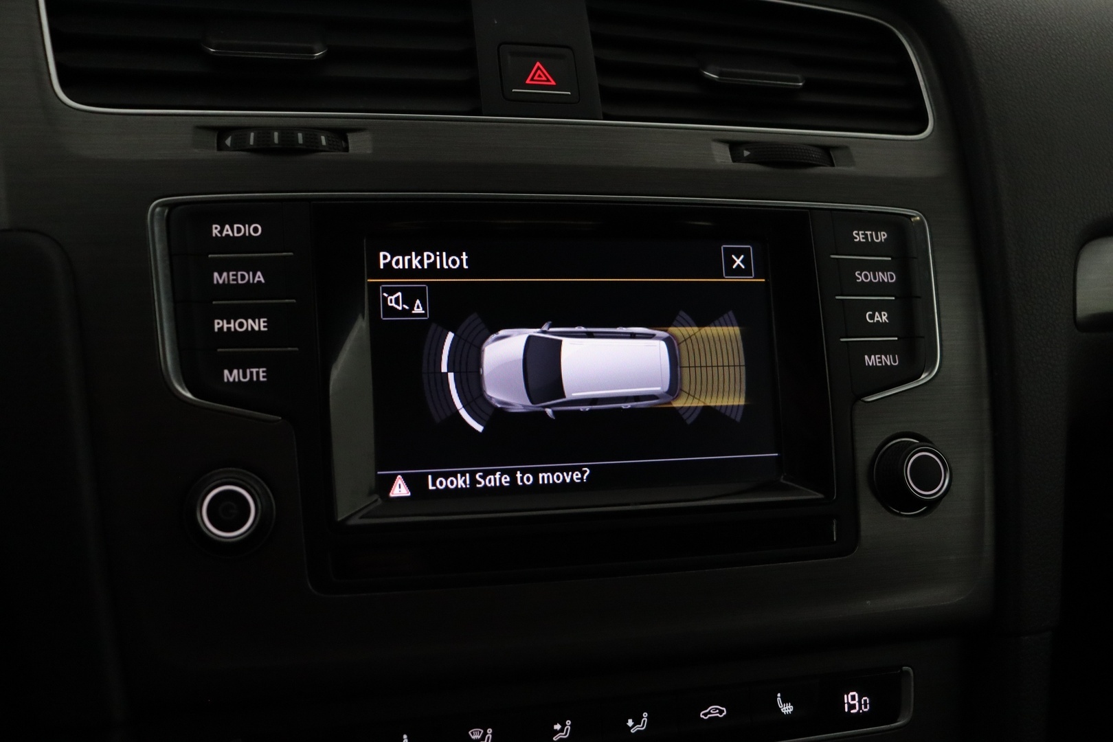VOLKSWAGEN Golf 2014