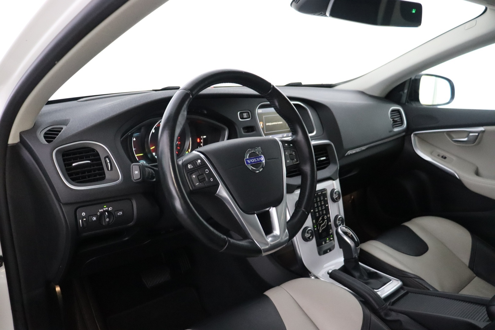 VOLVO V40 Cross Country 2014