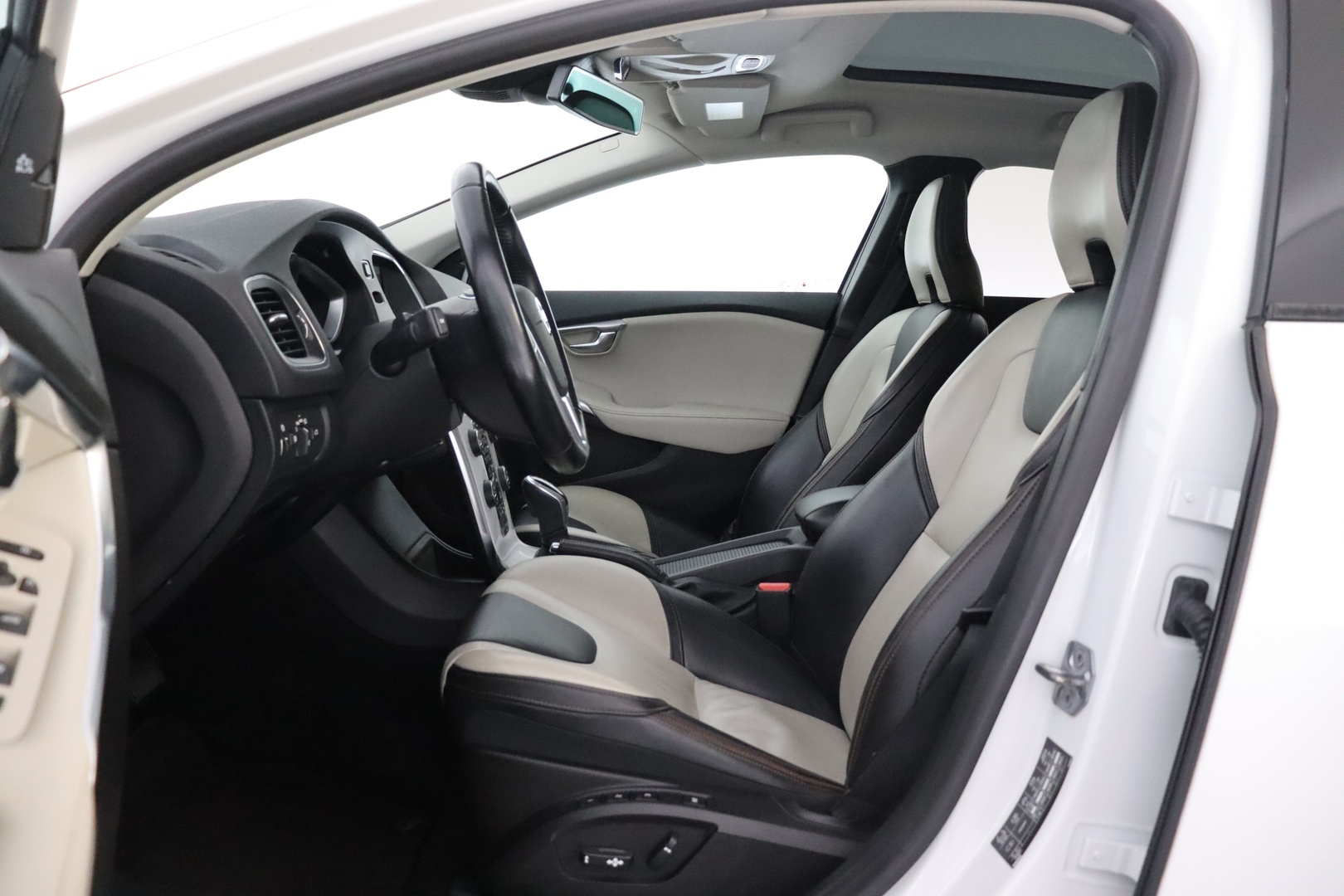 VOLVO V40 Cross Country 2014