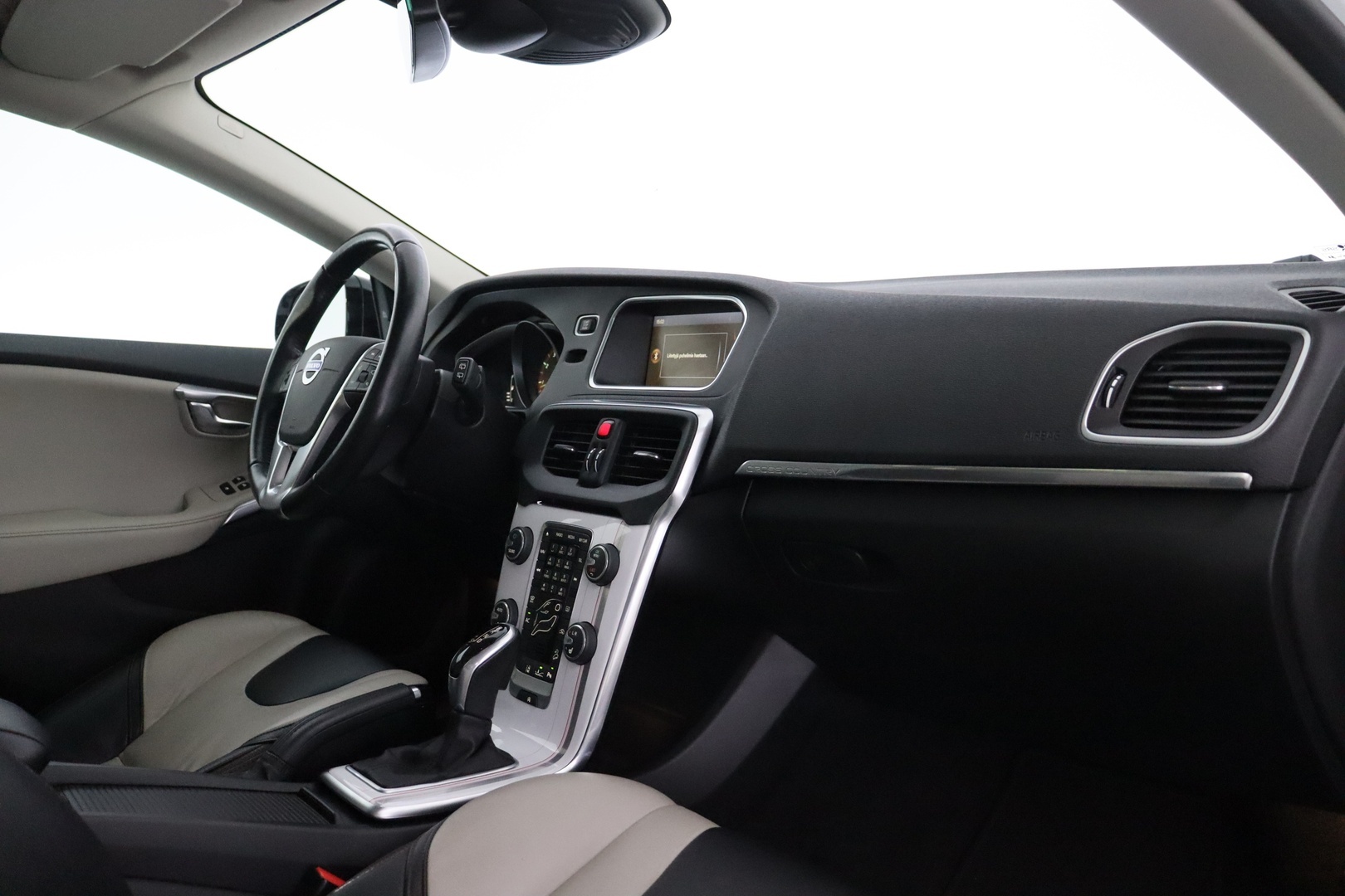 VOLVO V40 Cross Country 2014