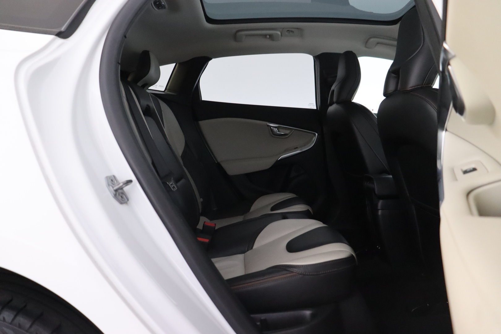 VOLVO V40 Cross Country 2014