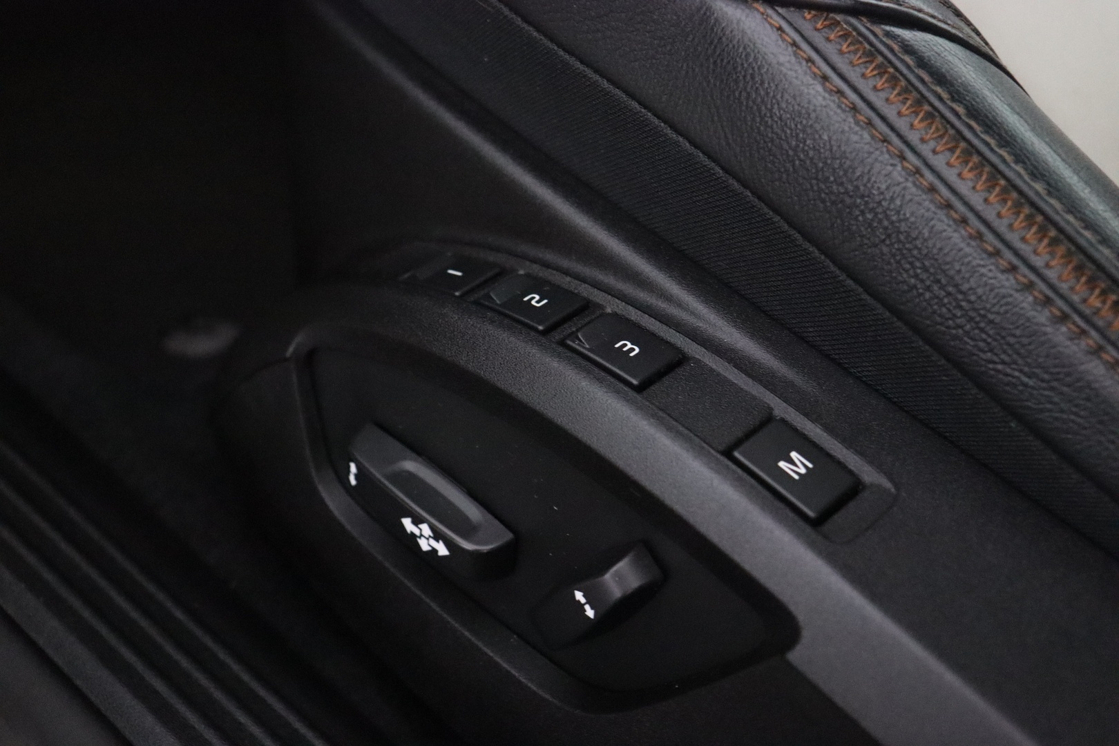 VOLVO V40 Cross Country 2014