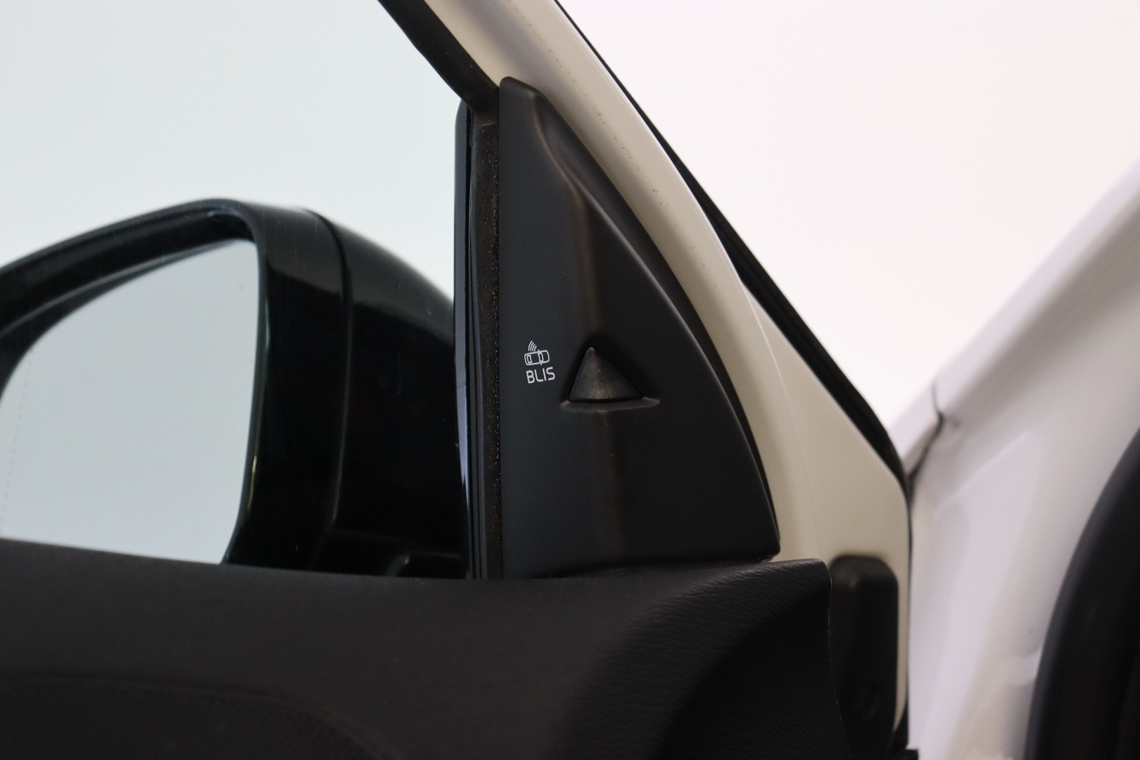 VOLVO V40 Cross Country 2014