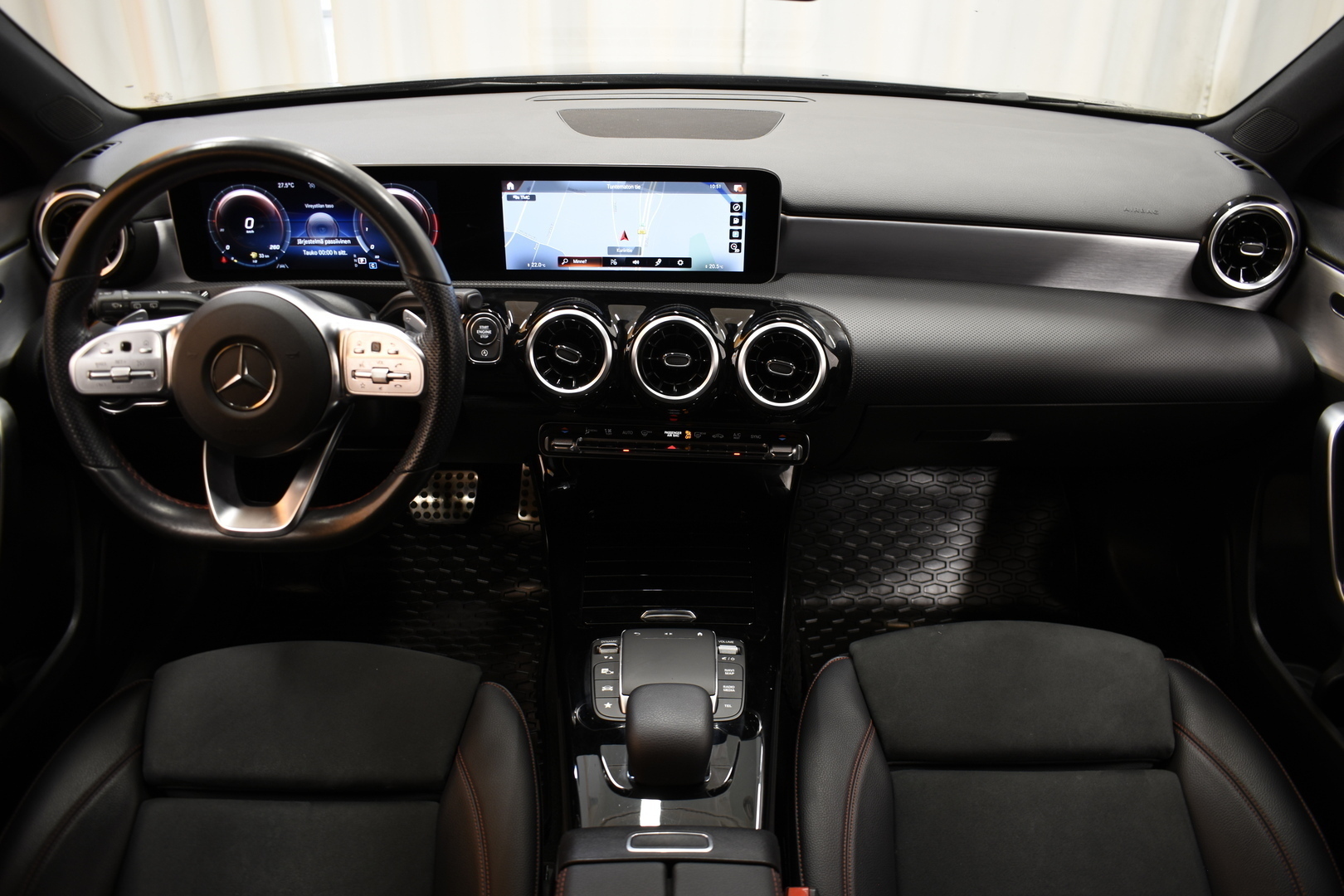 MERCEDES-BENZ A 2020