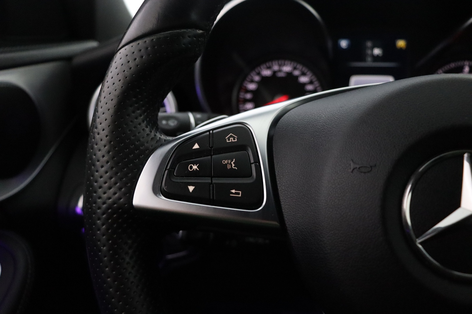 MERCEDES-BENZ C 2016