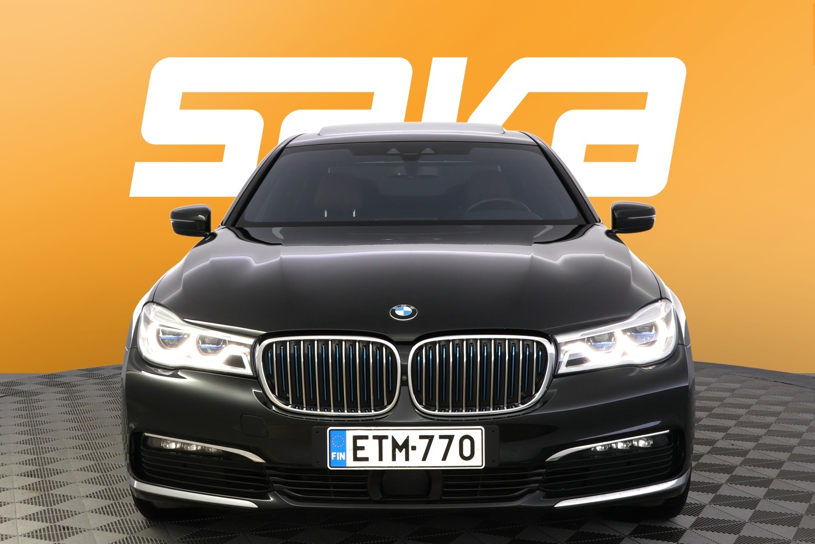 BMW 740 2019