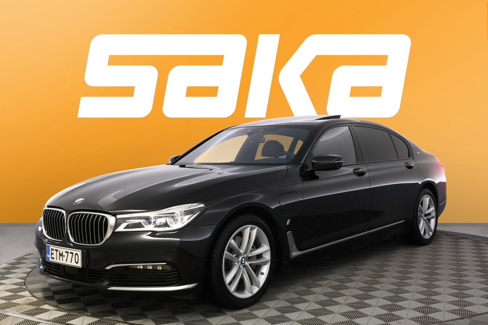 BMW 740 2019