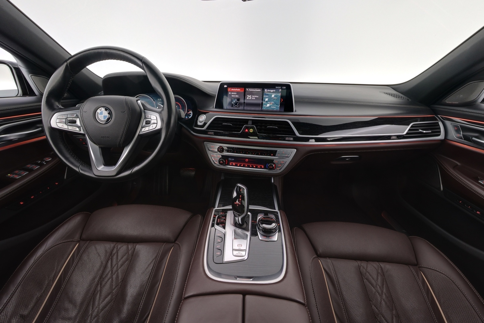 BMW 740 2019