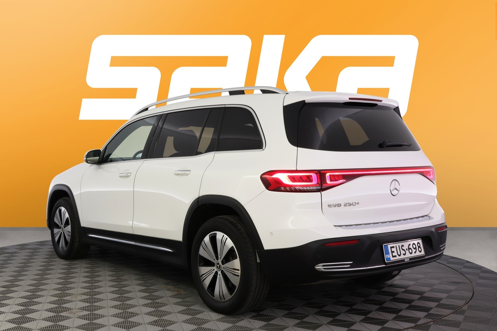 MERCEDES-BENZ EQB 2024