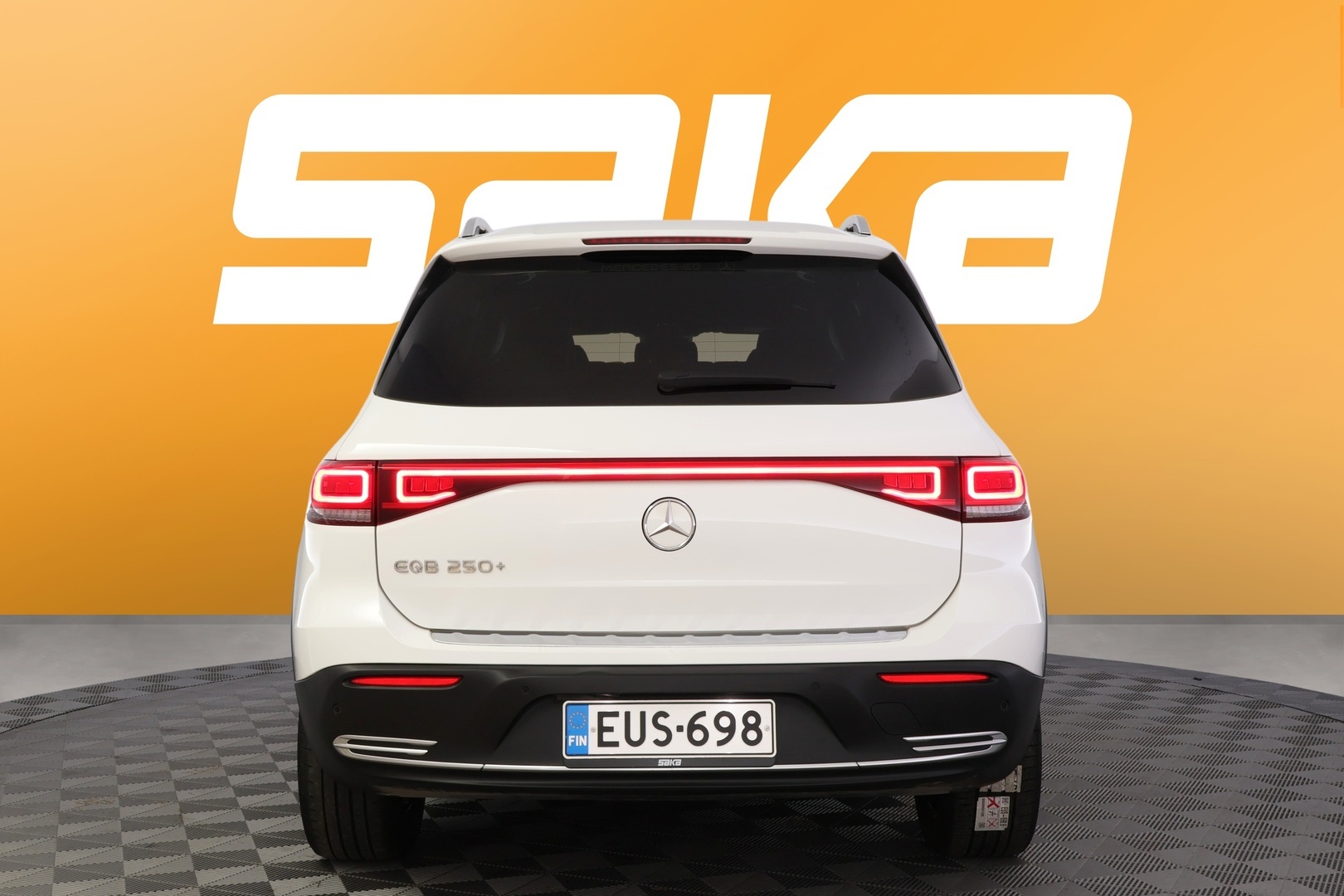 MERCEDES-BENZ EQB 2024