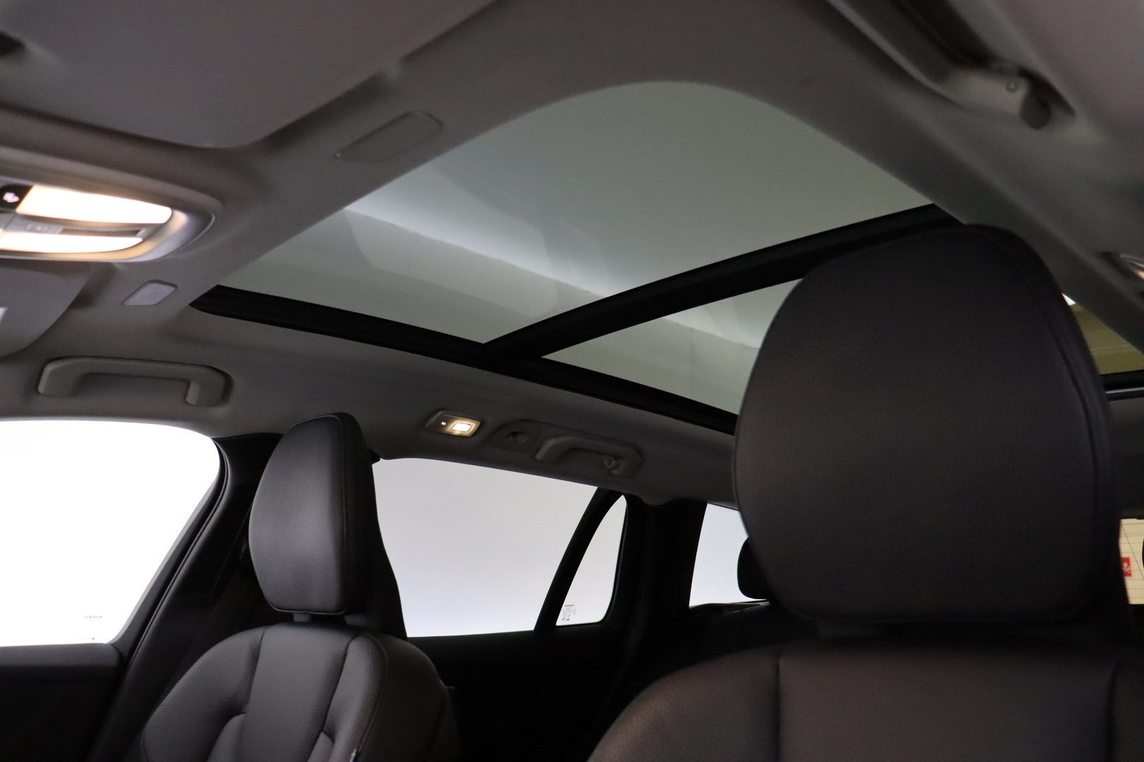 VOLVO V60 2024