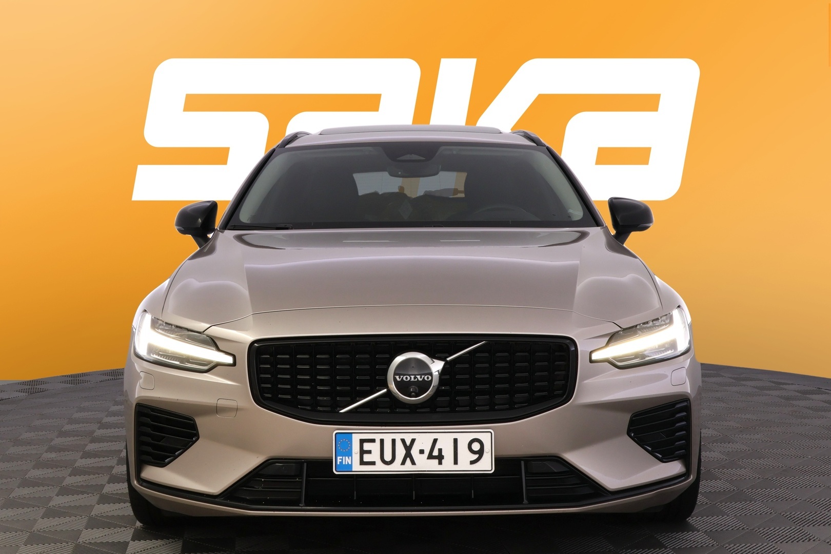 VOLVO V60 2024