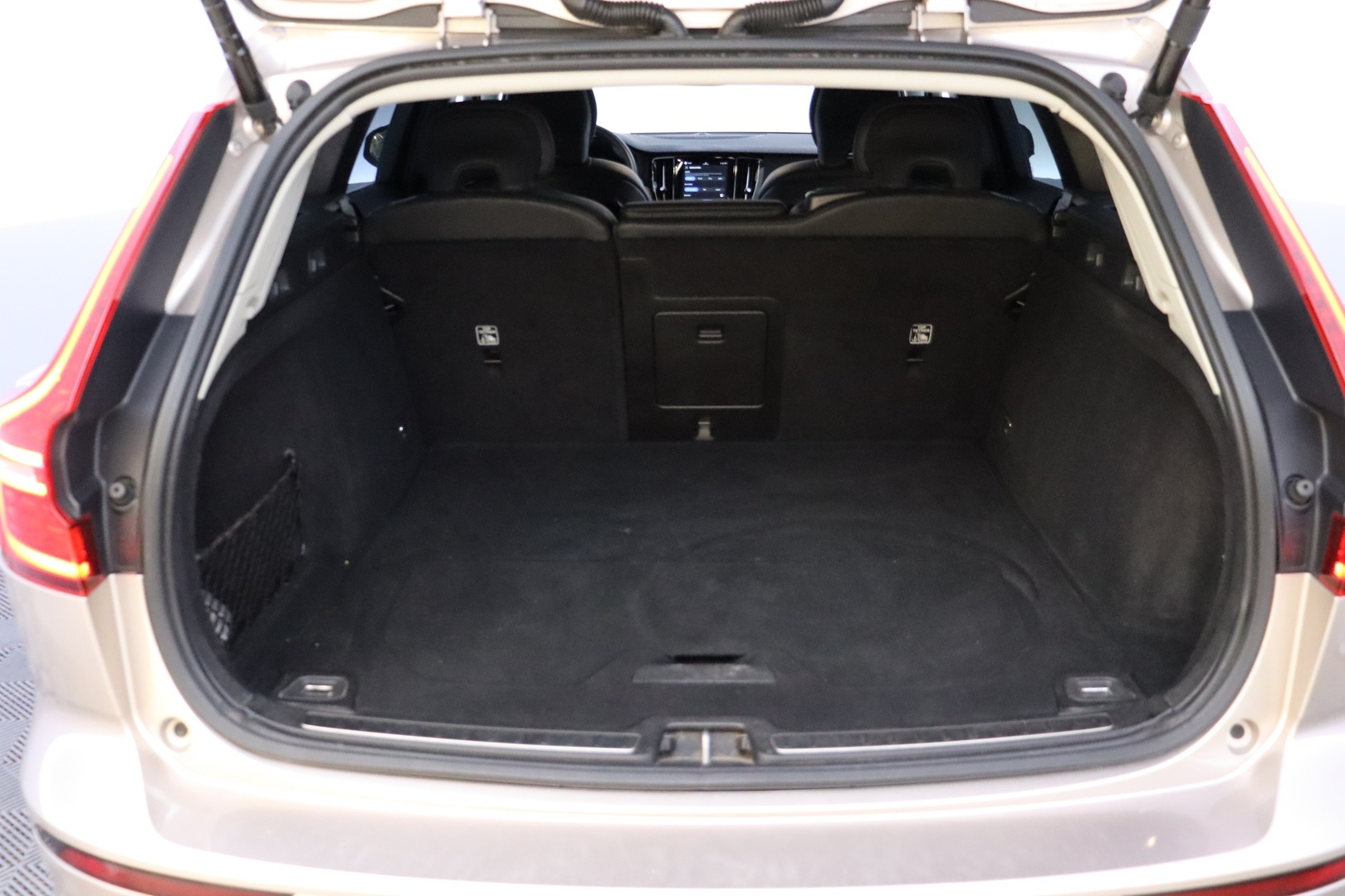 VOLVO V60 2024