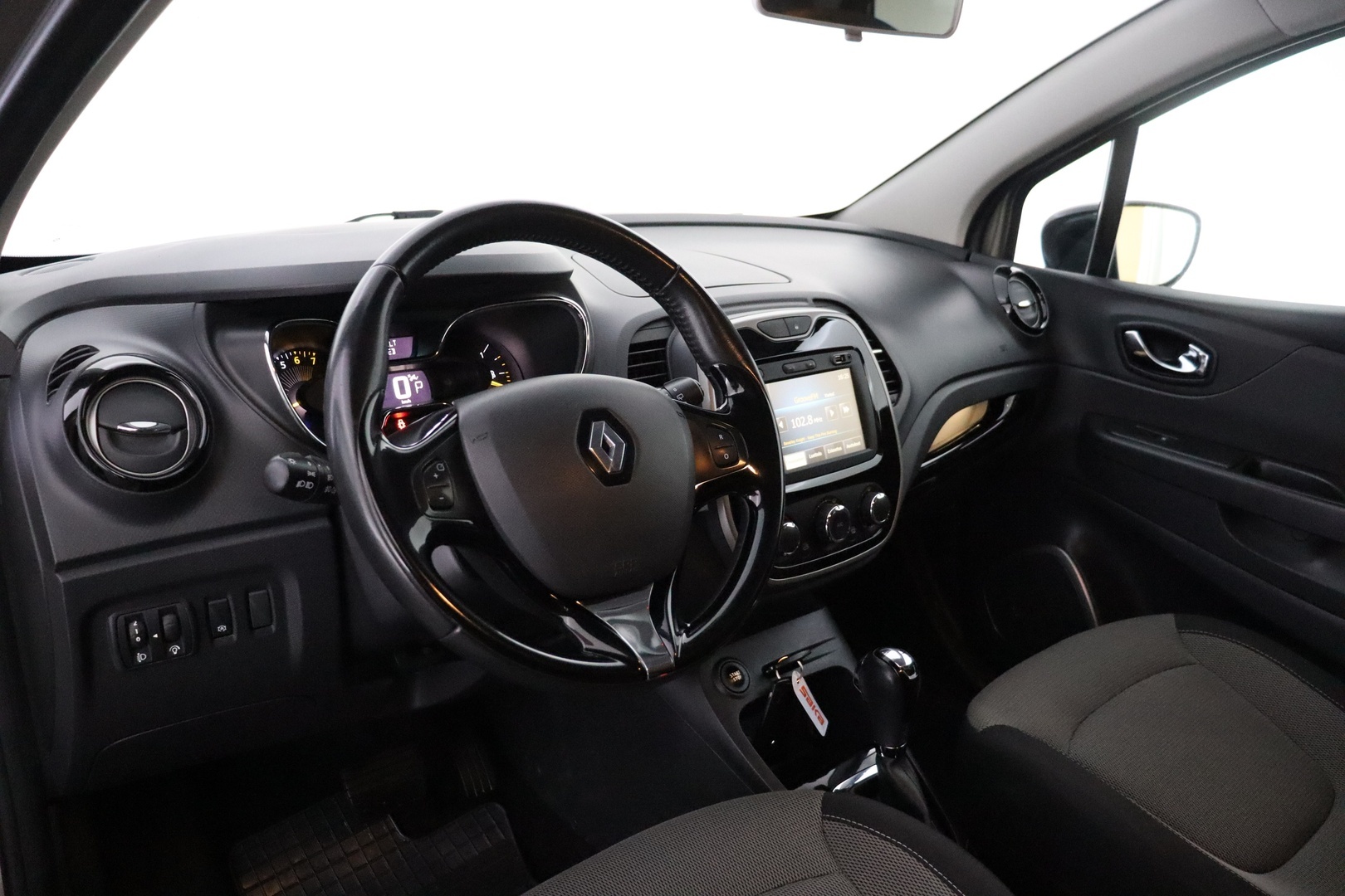 RENAULT Captur 2016