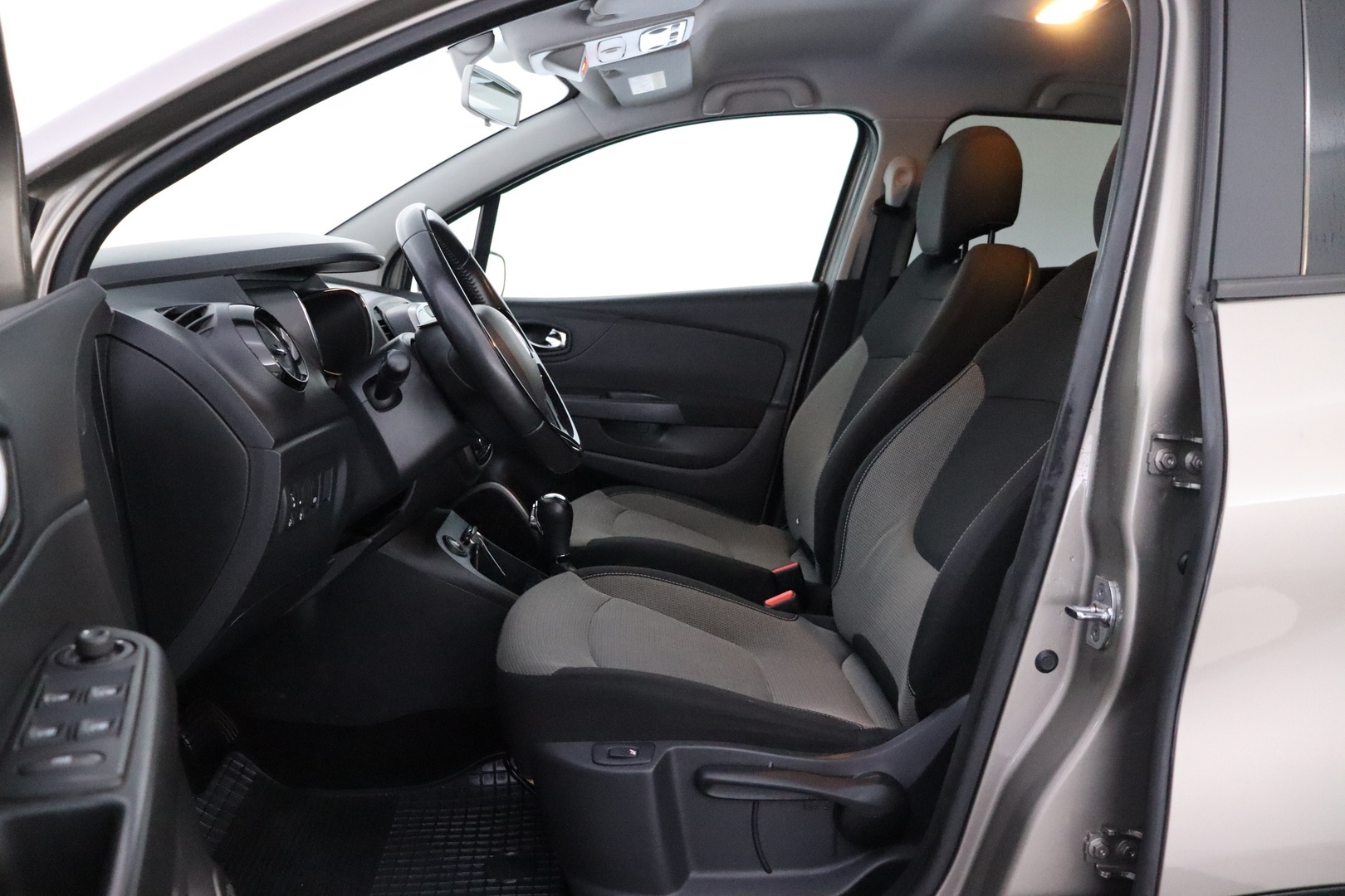 RENAULT Captur 2016
