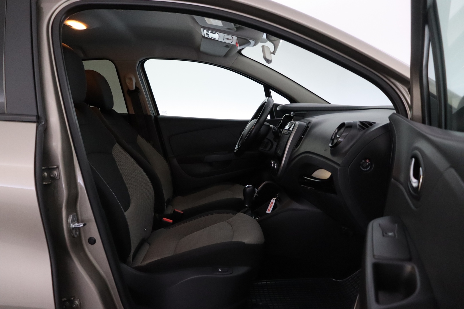 RENAULT Captur 2016