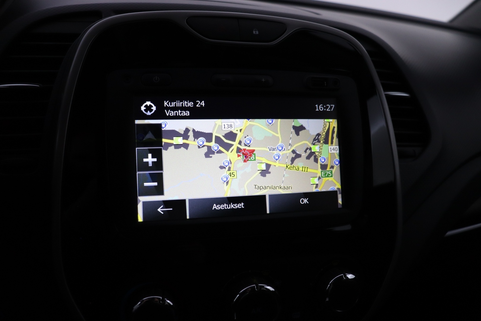RENAULT Captur 2016
