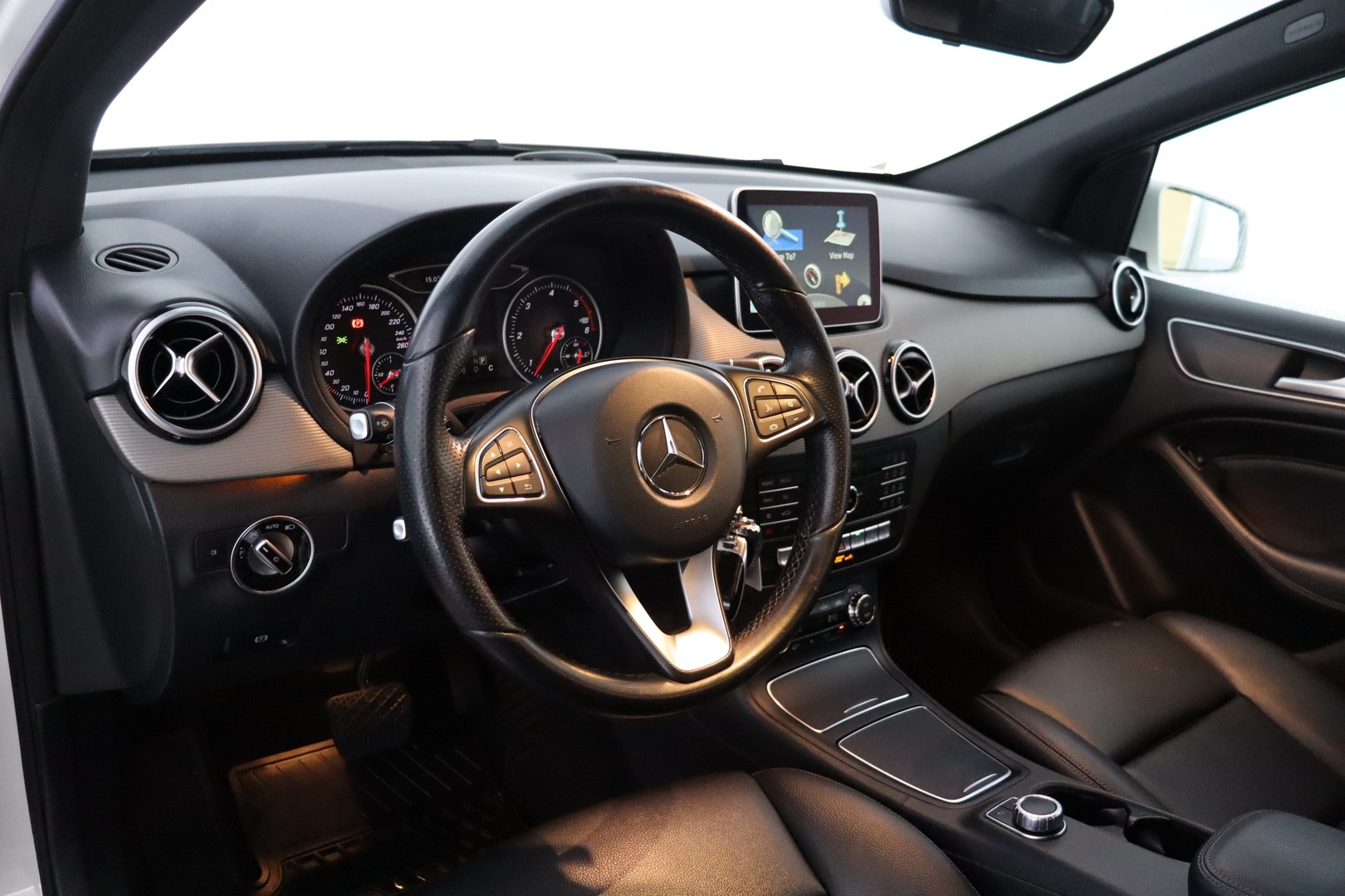 MERCEDES-BENZ B 2016