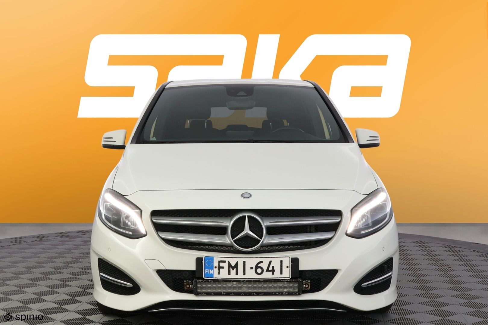 MERCEDES-BENZ B 2016