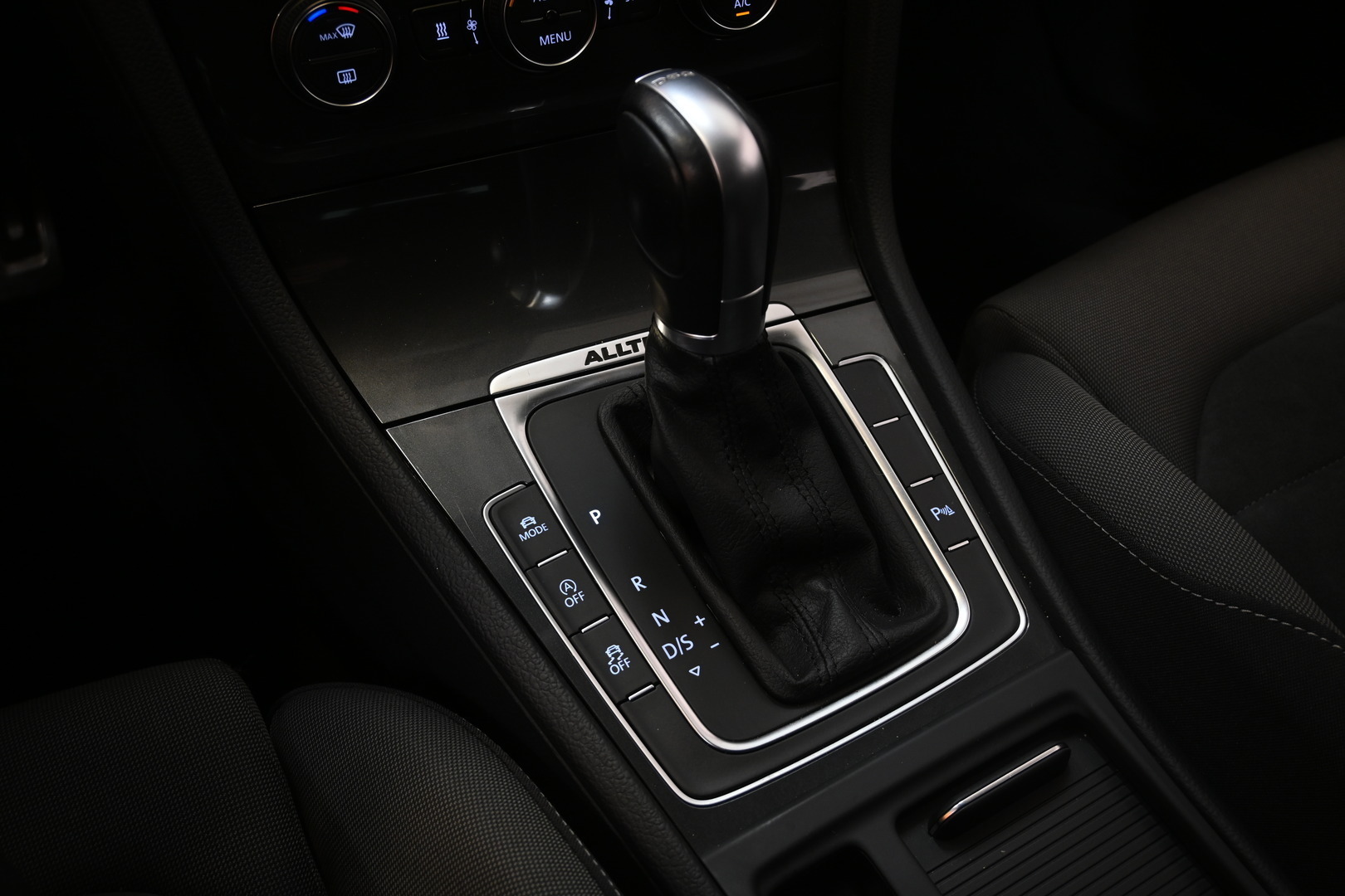 VOLKSWAGEN Golf 2017