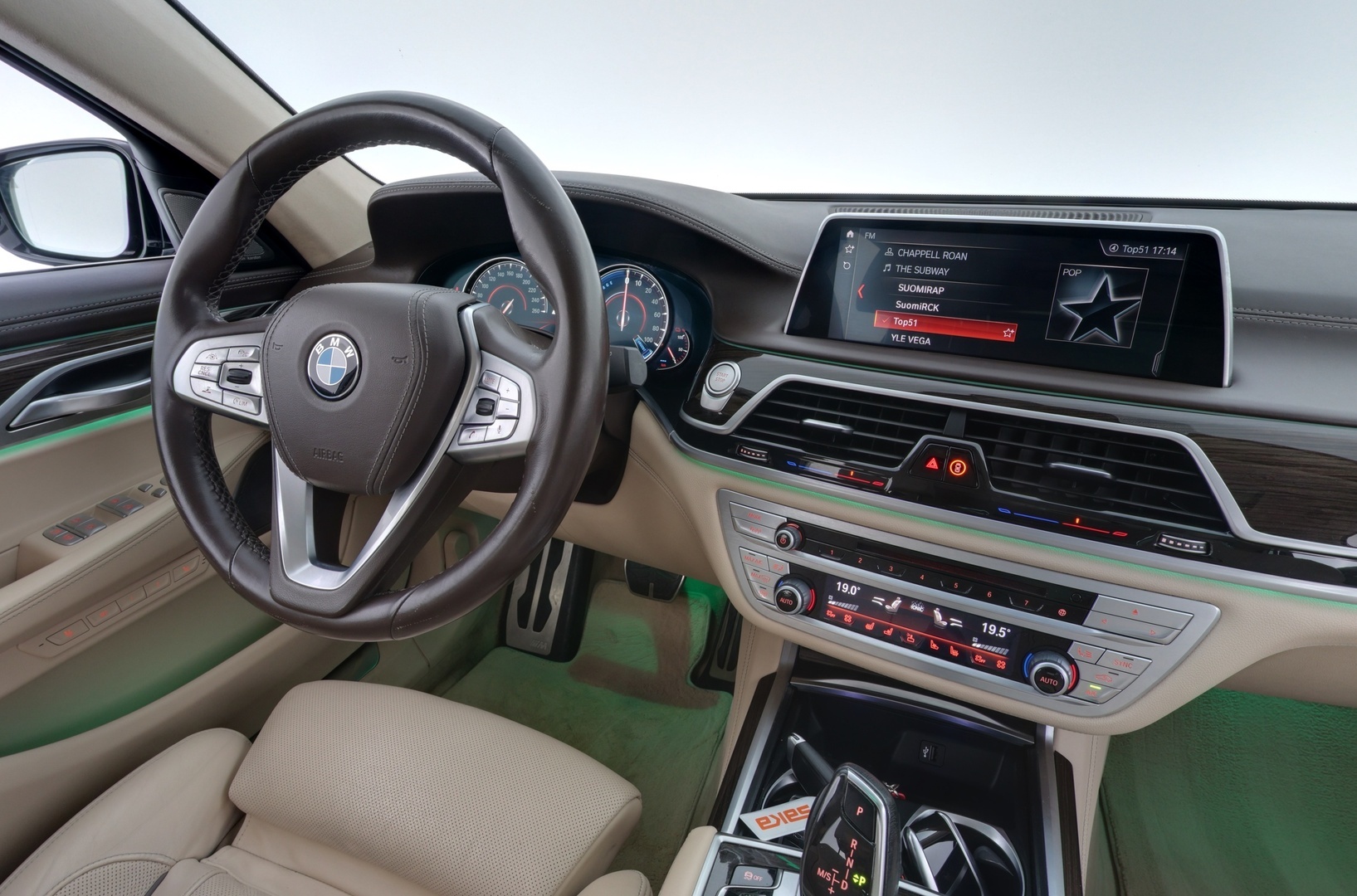 BMW 740 2019