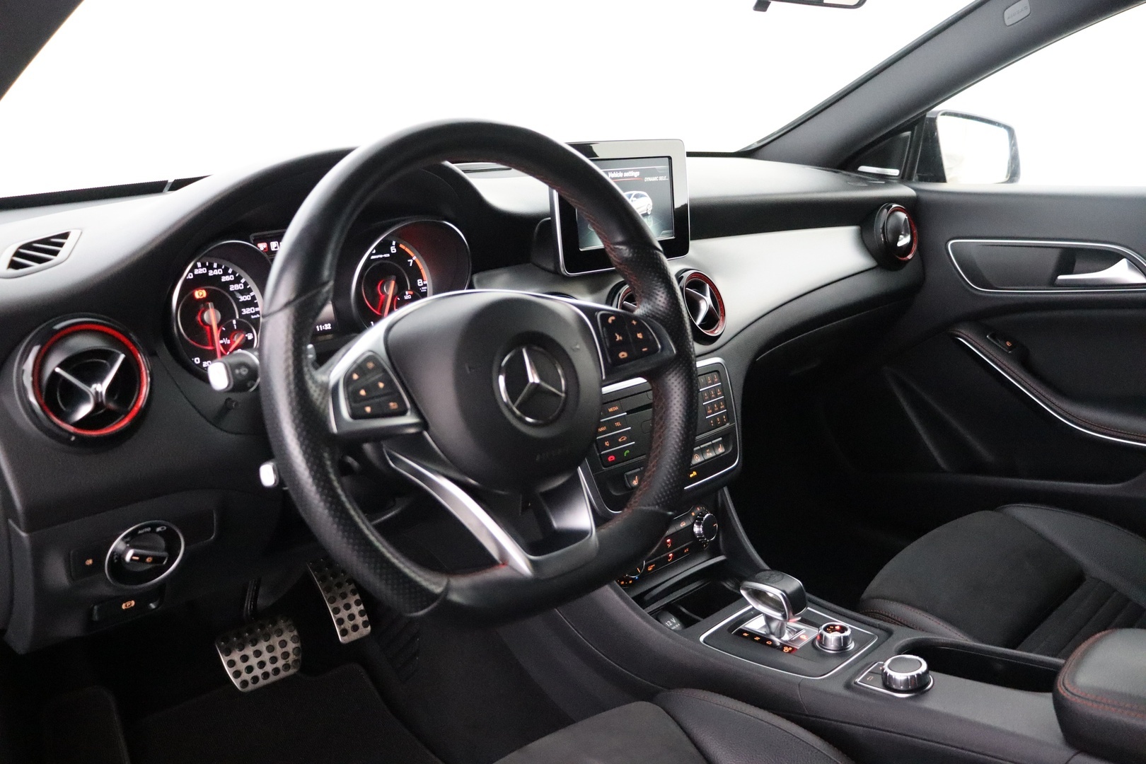 MERCEDES-BENZ CLA 45 AMG 2016