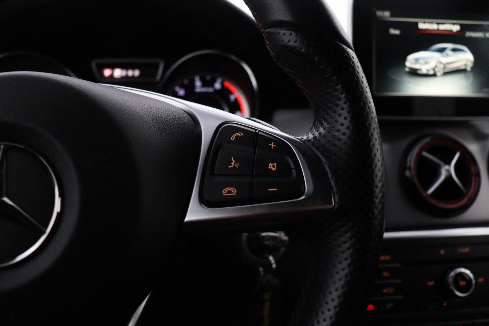 MERCEDES-BENZ CLA 45 AMG 2016