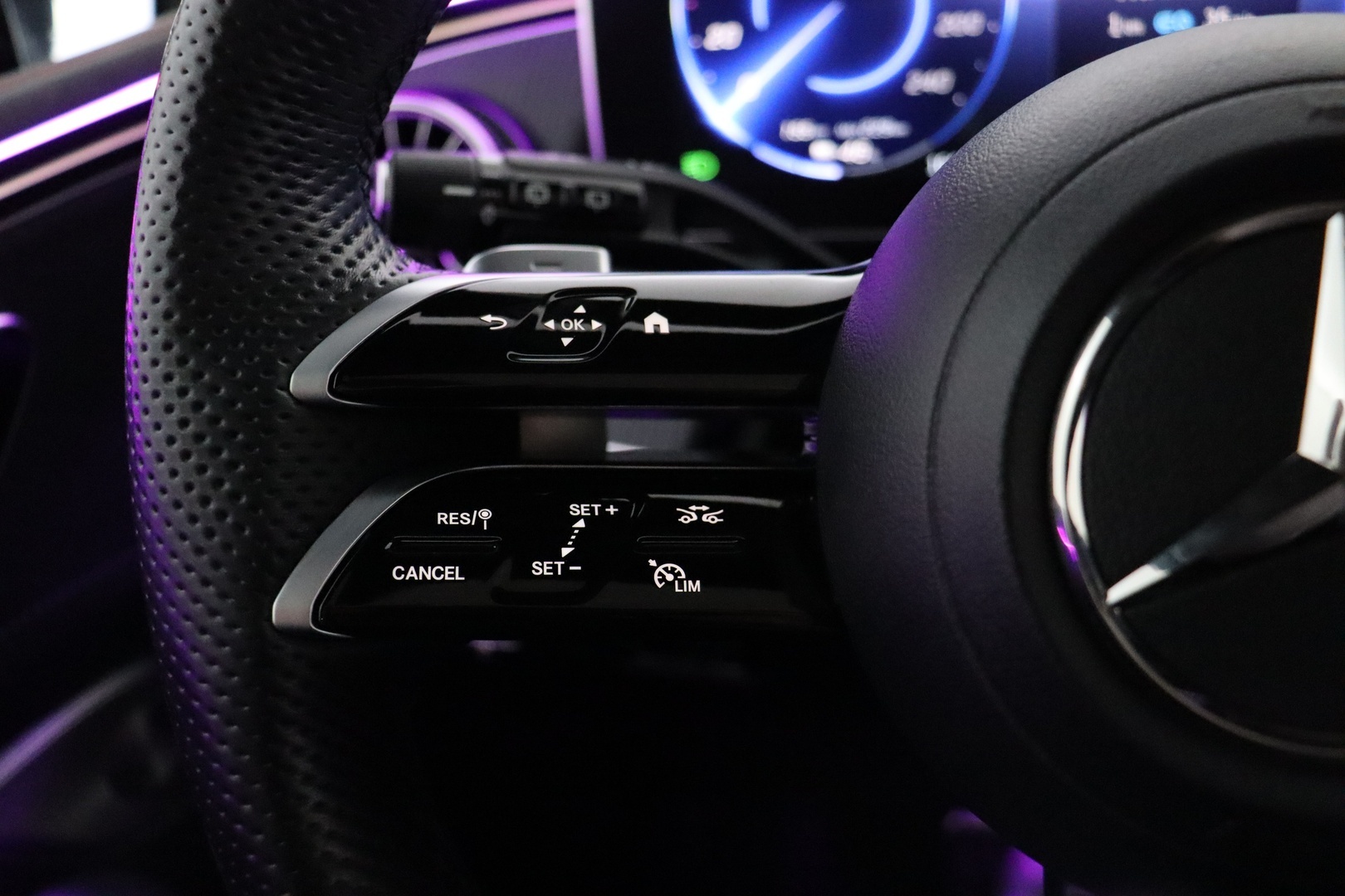 MERCEDES-BENZ EQE SUV 2023