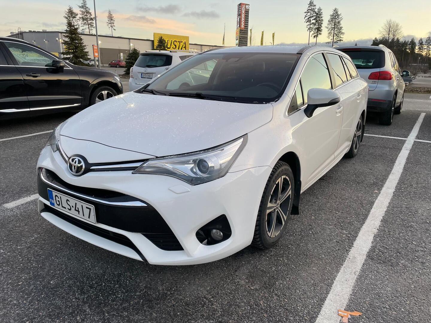 TOYOTA Avensis 2016