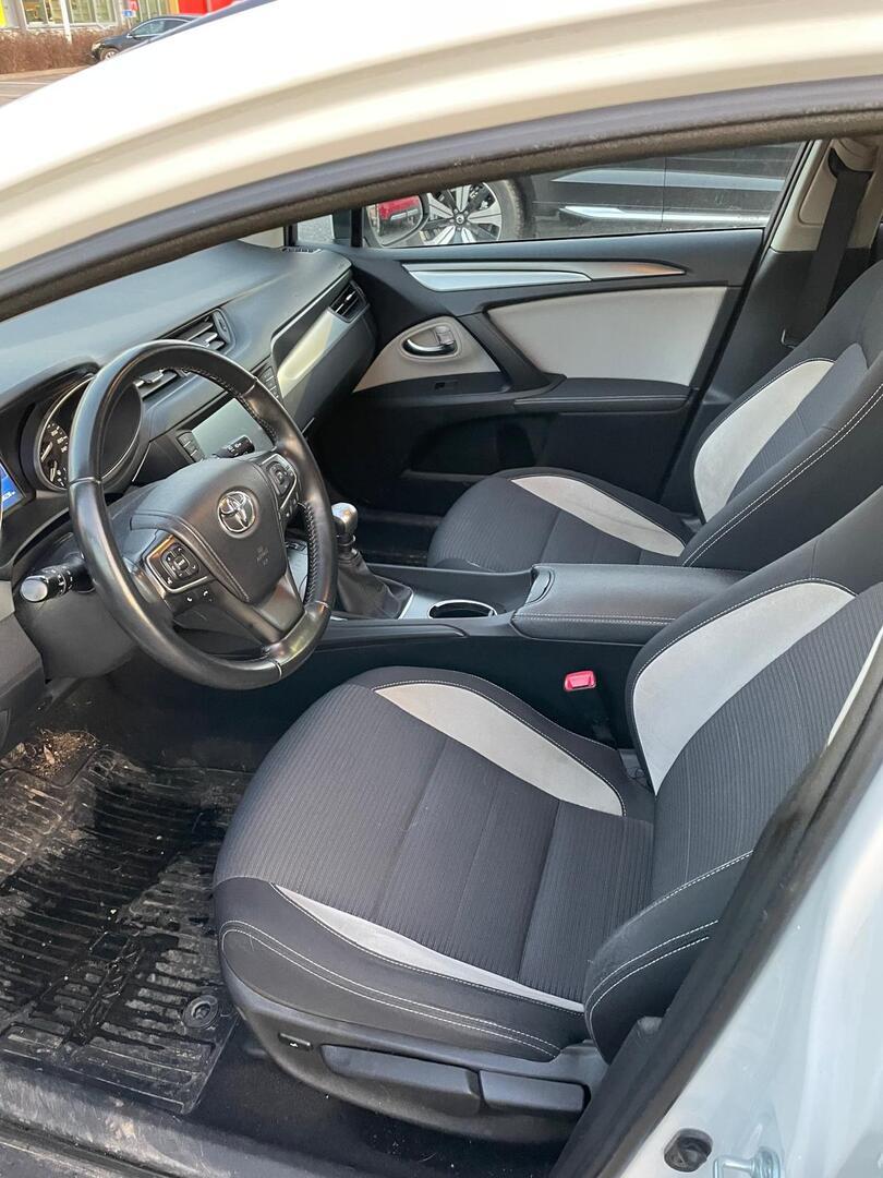 TOYOTA Avensis 2016