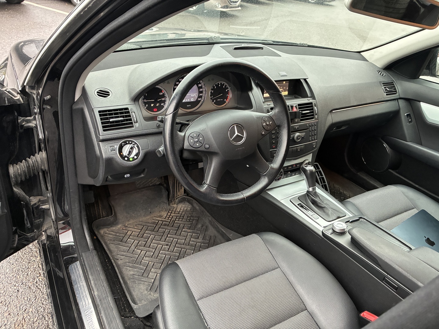 MERCEDES-BENZ C 2009