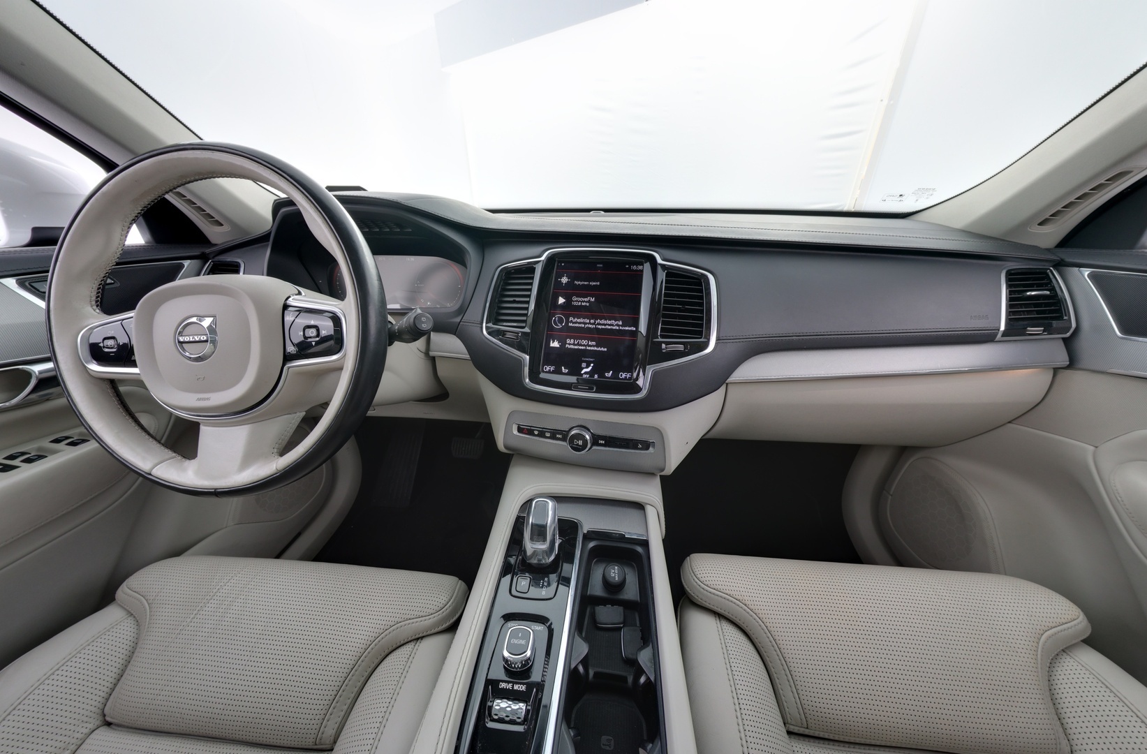 VOLVO XC90 2016