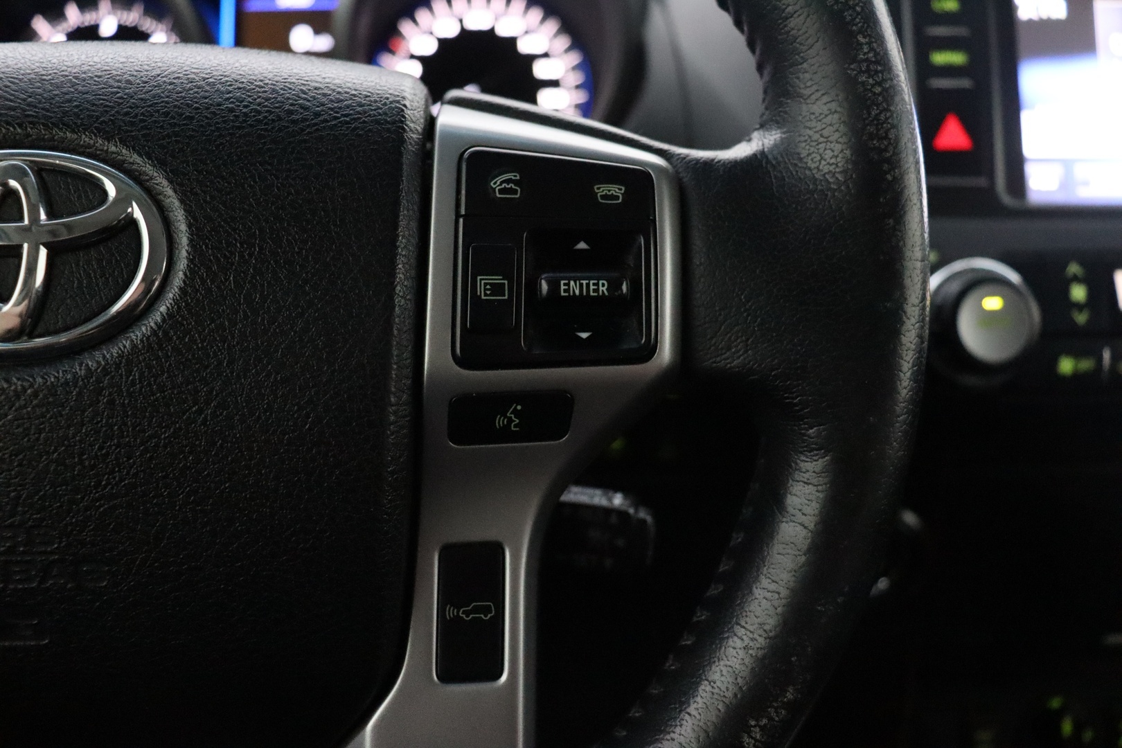 TOYOTA Land Cruiser 2016