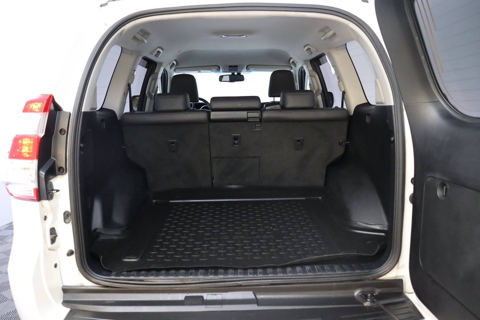 TOYOTA Land Cruiser 2016
