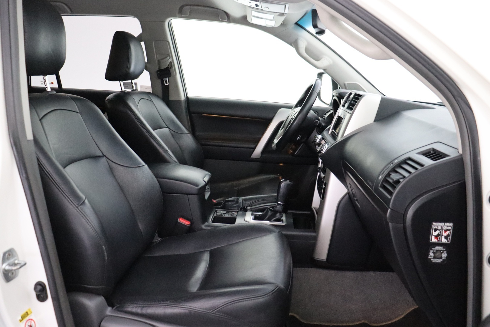 TOYOTA Land Cruiser 2013